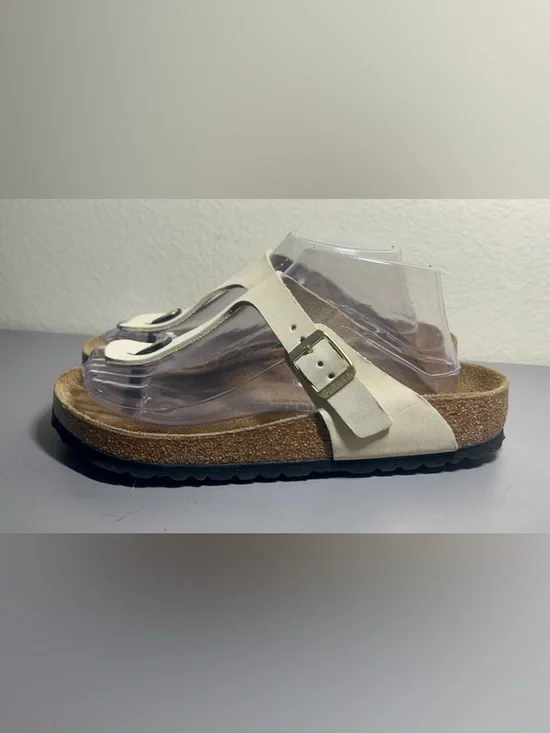 Birkenstock Gizeh Cream T-Strap Sandals - Picture 4 of 9